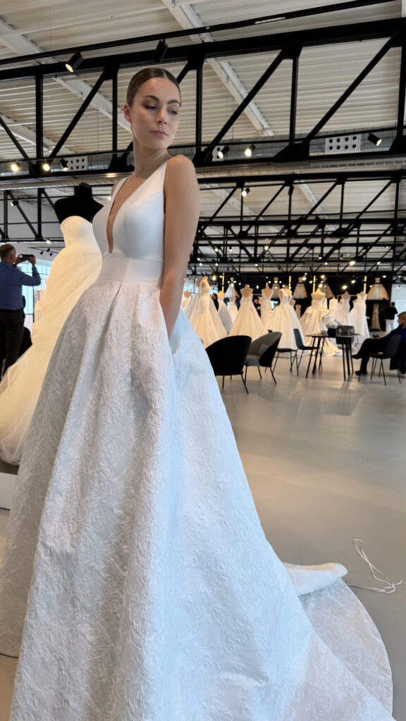 7A8921E5-0A90-45B1-92A2-3055DA9B4153